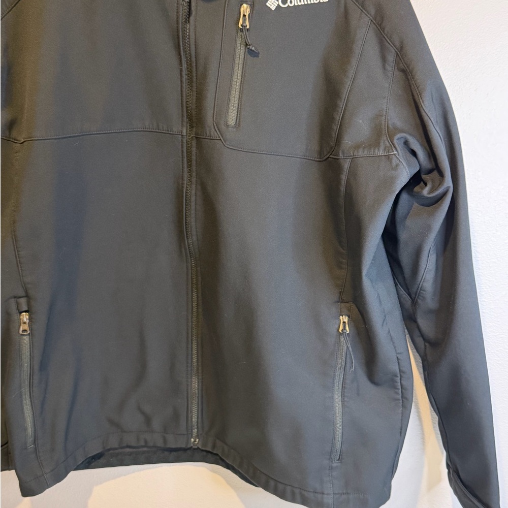 Men’s Columbia Black Softshell Jacket